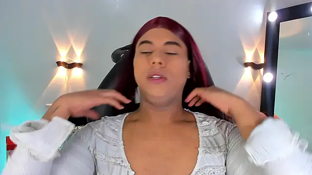 Emili Roux online show from April 2026 10:34:01 AM