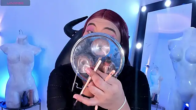 Emili Roux online show from March 2026 10:15:02 AM