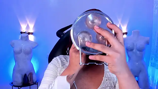 Emili Roux online show from March 2026 09:49:01 AM