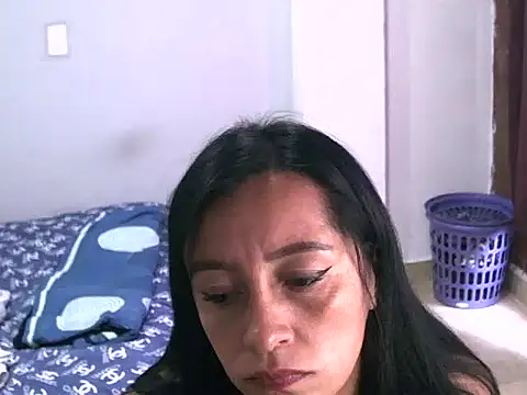Snapshot of hailey85 chatting on January 2025 07:00:01 PM hailey85 online show from January 2025 07:00:01 PM