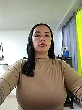 hailey85 online show from April 2026 09:50:01 PM