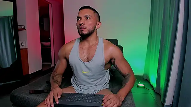 maximusclark1 online show from March 2025 12:21:02 AM