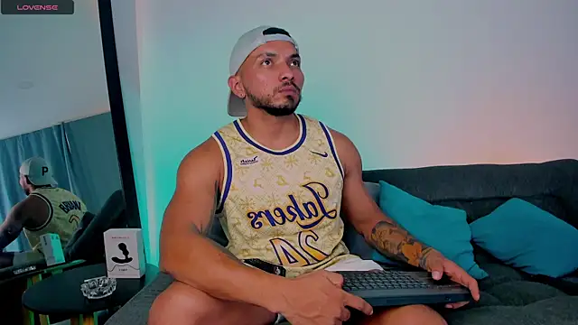 maximusclark1 online show from March 2025 06:46:02 PM