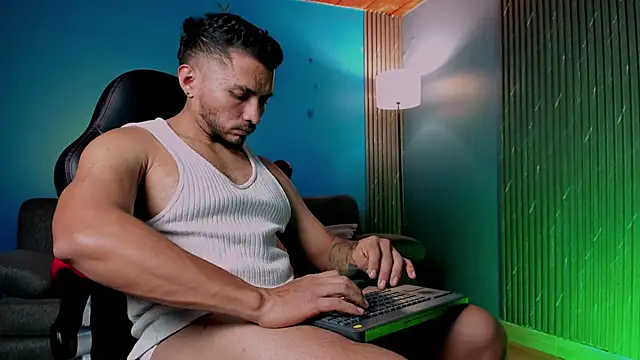 Snapshot of maximusclark1 chatting on January 2026 03:00:02 AM maximusclark1 online show from January 2026 03:00:02 AM