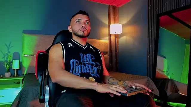 Snapshot of maximusclark1 chatting on February 2026 03:45:02 AM maximusclark1 online show from February 2026 03:45:02 AM