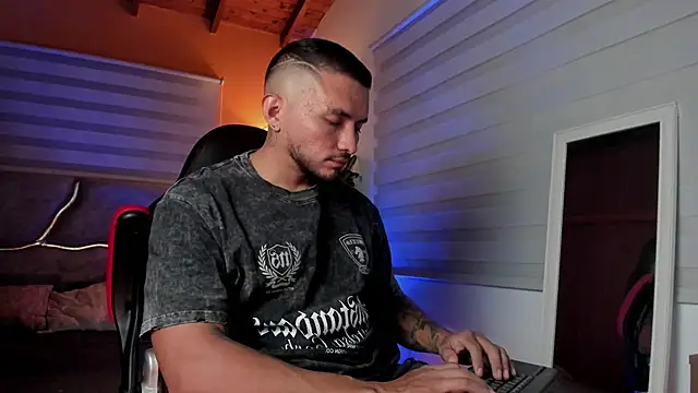 maximusclark1 online show from March 2026 01:49:01 AM