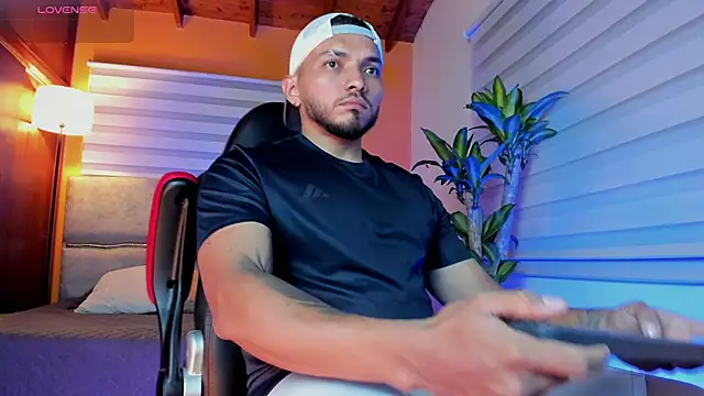 Snapshot of maximusclark1 chatting on March 2026 12:07:02 AM maximusclark1 online show from March 2026 12:07:02 AM