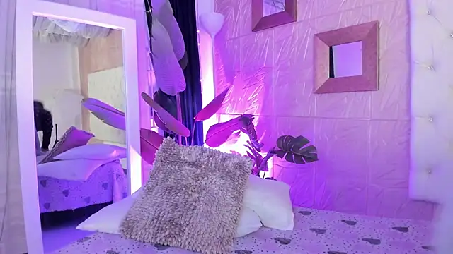 sadashi moon  online show from March 2025 01:43:02 AM