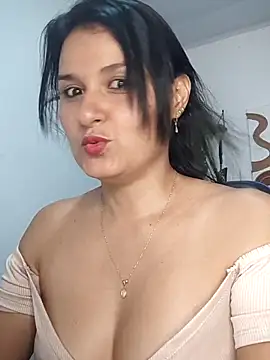 elena jonees online show from November 2025 08:13:01 PM