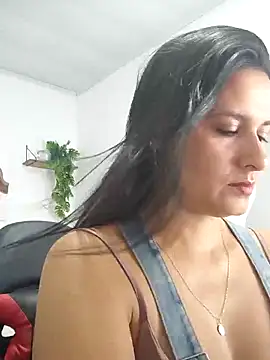 elena jonees online show from September 2025 07:36:02 PM