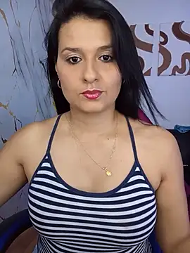 Snapshot of elena_jonees chatting on June 2026 08:47:02 PM elena jonees online show from June 2026 08:47:02 PM