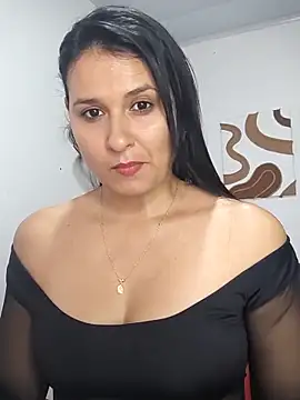 elena jonees online show from December 2025 08:08:02 PM