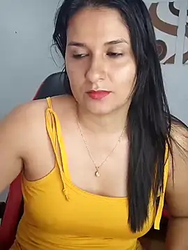 elena jonees online show from December 2025 08:09:02 PM