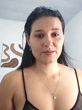 elena jonees online show from October 2025 07:59:01 PM