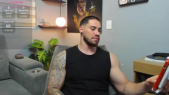 Giorgio-Leone online show from April 2026 02:02:02 AM