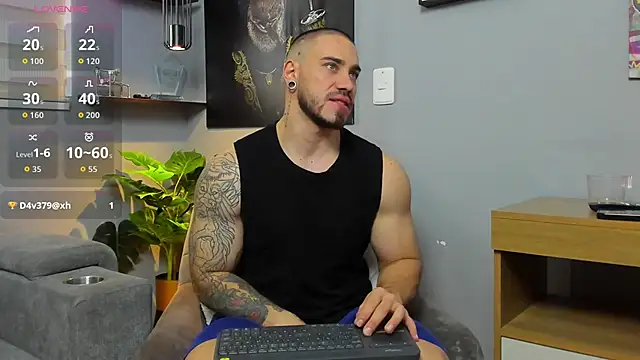 Snapshot of Giorgio-Leone chatting on December 2025 06:07:02 PM Giorgio-Leone online show from December 2025 06:07:02 PM