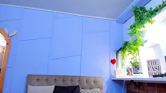 nathalie rossel online show from October 2025 07:04:02 PM