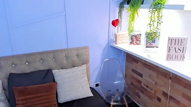 nathalie rossel online show from November 2025 07:17:02 PM