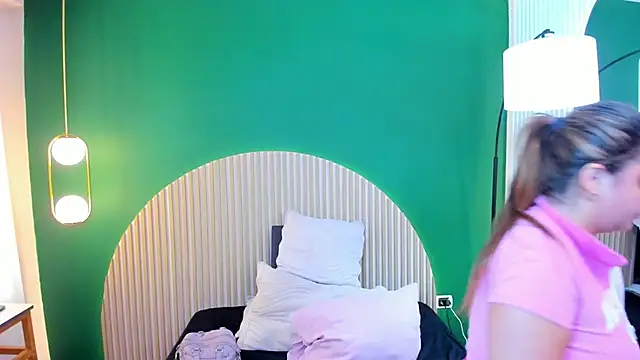 nathalie rossel online show from April 2026 06:58:02 PM