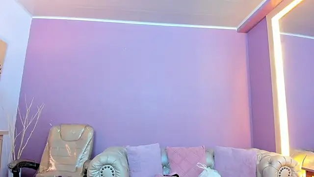 nathalie rossel online show from April 2026 07:06:02 PM