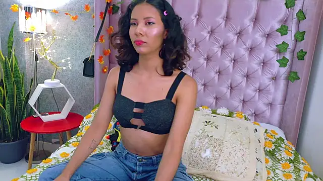 Snapshot of Akane_Uwu chatting on November 2025 07:07:01 PM Akane Uwu online show from November 2025 07:07:01 PM