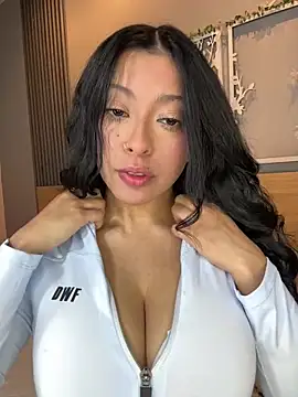 Valery Evaans online show from March 2026 03:28:02 AM