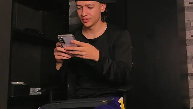 Snapshot of Dimitri_higth420 chatting on November 2025 02:06:02 PM Dimitri higth420 online show from November 2025 02:06:02 PM