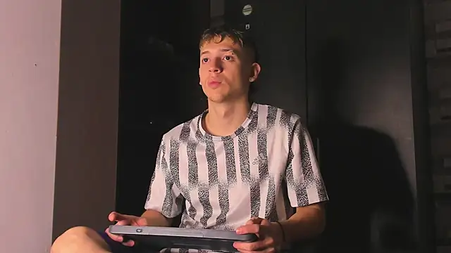 Snapshot of Dimitri_higth420 chatting on November 2025 11:26:02 PM Dimitri higth420 online show from November 2025 11:26:02 PM