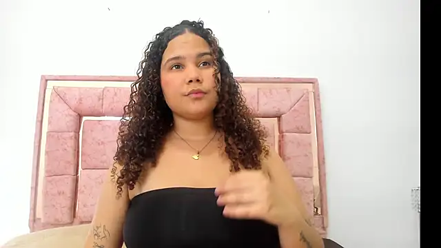 zoee lovv online show from February 2025 06:57:02 AM