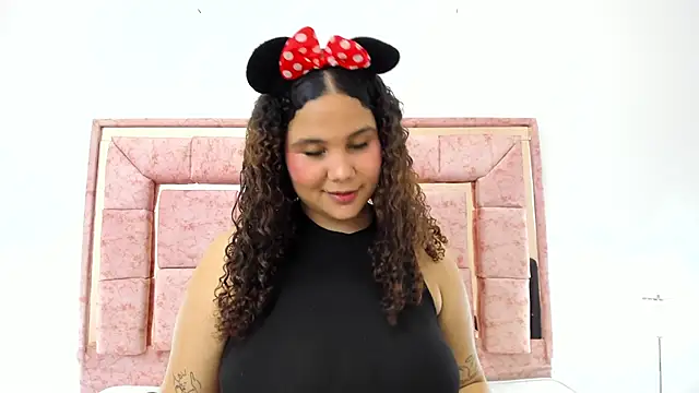 zoee lovv online show from January 2025 09:39:02 AM