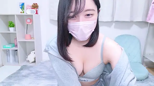 Snapshot of Yurie_ chatting on February 2025 02:13:02 PM Yurie online show from February 2025 02:13:02 PM