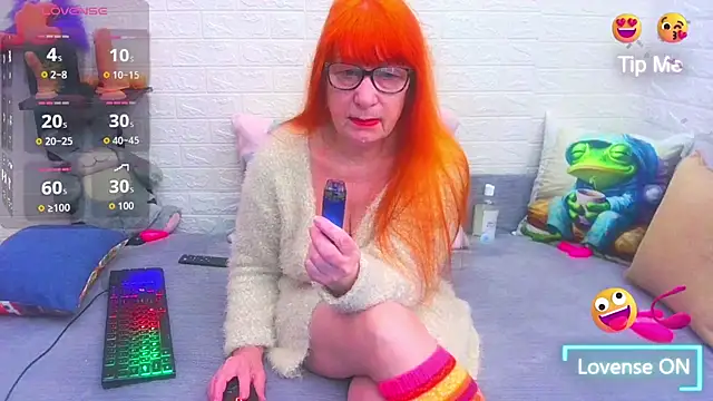 RedHousewife online show from February 2026 06:46:01 AM