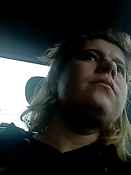 Snapshot of AnnyLwe chatting on September 2025 06:52:02 AM AnnyLwe online show from September 2025 06:52:02 AM