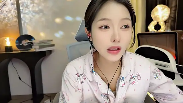 Snapshot of xiaodaibabyy chatting on February 2025 04:33:02 PM xiaodaibabyy online show from February 2025 04:33:02 PM