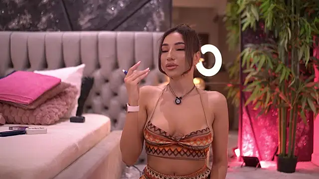 GinaValentinna online show from June 2026 08:25:02 PM