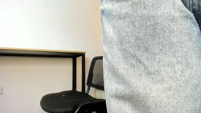 Snapshot of Caroline_dh chatting on April 2026 11:33:01 AM Caroline dh online show from April 2026 11:33:01 AM