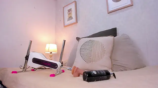 Snapshot of Caroline_dh chatting on April 2026 11:38:01 AM Caroline dh online show from April 2026 11:38:01 AM