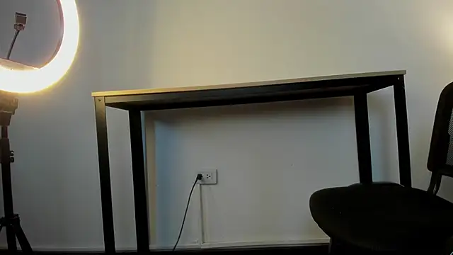 Snapshot of Caroline_dh chatting on March 2026 11:38:01 AM Caroline dh online show from March 2026 11:38:01 AM