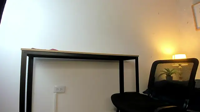 Snapshot of Caroline_dh chatting on March 2026 11:47:01 AM Caroline dh online show from March 2026 11:47:01 AM