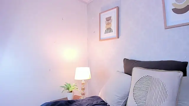 Caroline dh online show from December 2025 11:37:01 AM