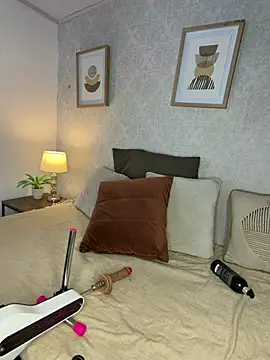 Snapshot of Caroline_dh chatting on May 2026 10:36:01 AM Caroline dh online show from May 2026 10:36:01 AM