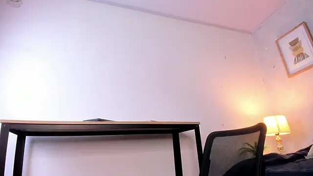 Snapshot of Caroline_dh chatting on April 2026 11:36:01 AM Caroline dh online show from April 2026 11:36:01 AM