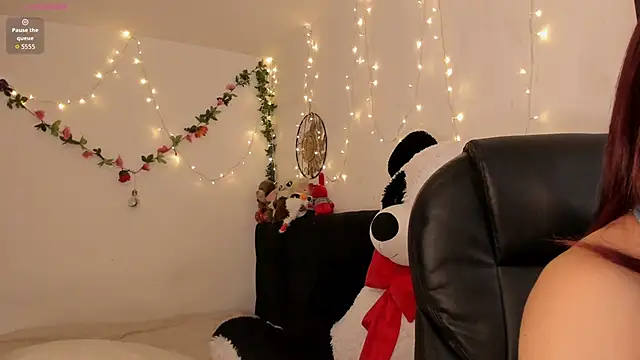 Snapshot of Carlasxdreams chatting on December 2025 11:27:02 PM Carlasxdreams online show from December 2025 11:27:02 PM