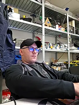 Ibag01 online show from October 2025 12:39:01 PM