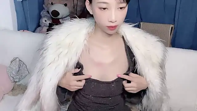 Lili-2 online show from December 2025 11:59:02 AM