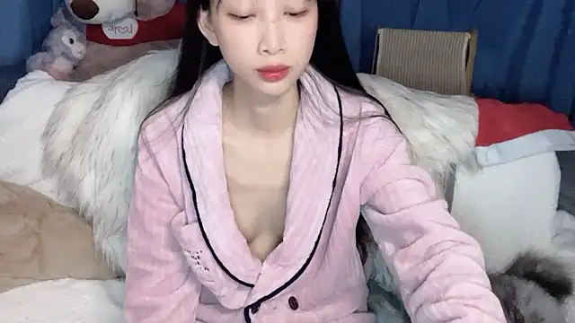 Lili-2 online show from January 2026 02:45:01 PM