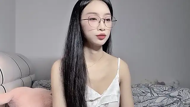 Snapshot of Lili-2 chatting on June 2026 05:07:01 PM Lili-2 online show from June 2026 05:07:01 PM