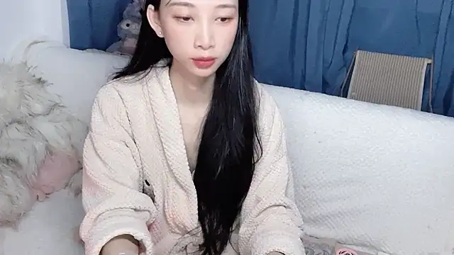 Lili-2 online show from November 2025 03:33:02 PM