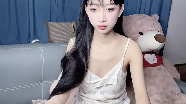 Lili-2 online show from October 2025 02:36:02 PM