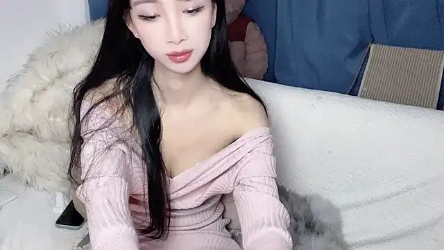 Lili-2 online show from December 2025 02:40:01 PM